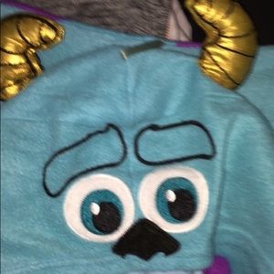 Sully onesie. Worn only three times. PRICE: 35$